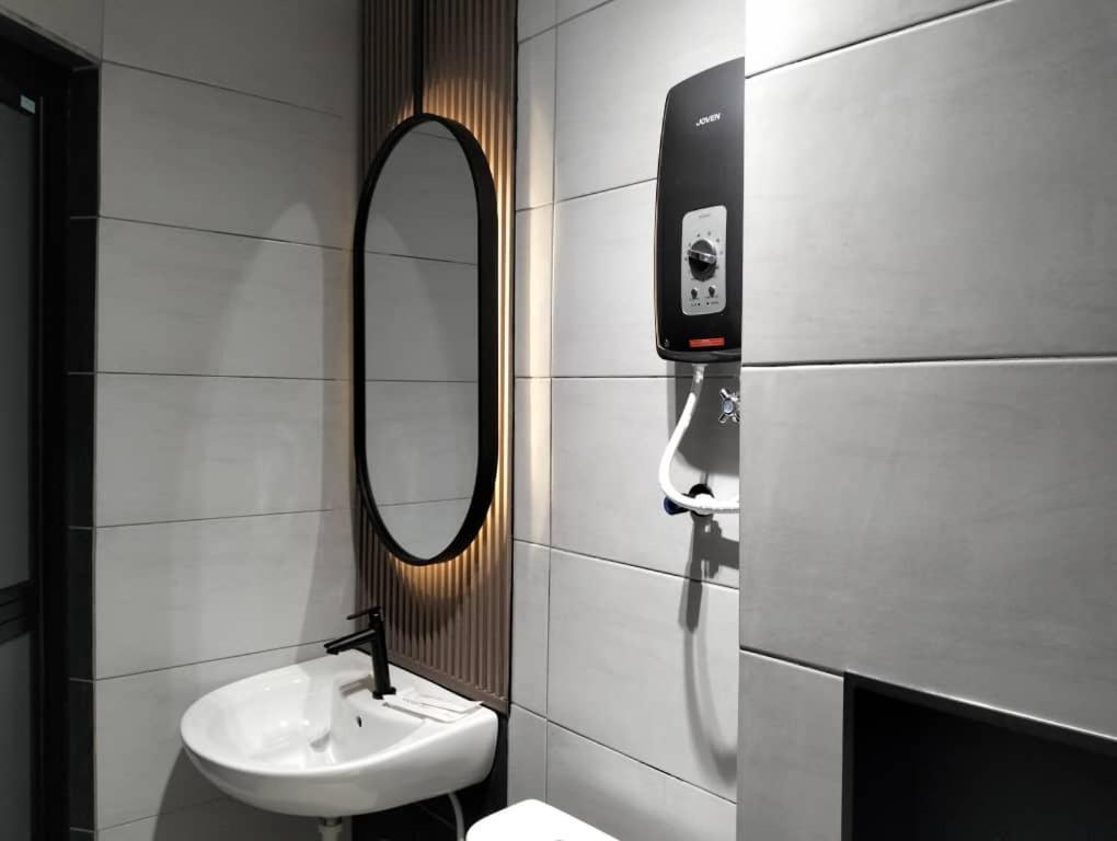 Urban Inn, Salak Tinggi Sepang Exterior foto