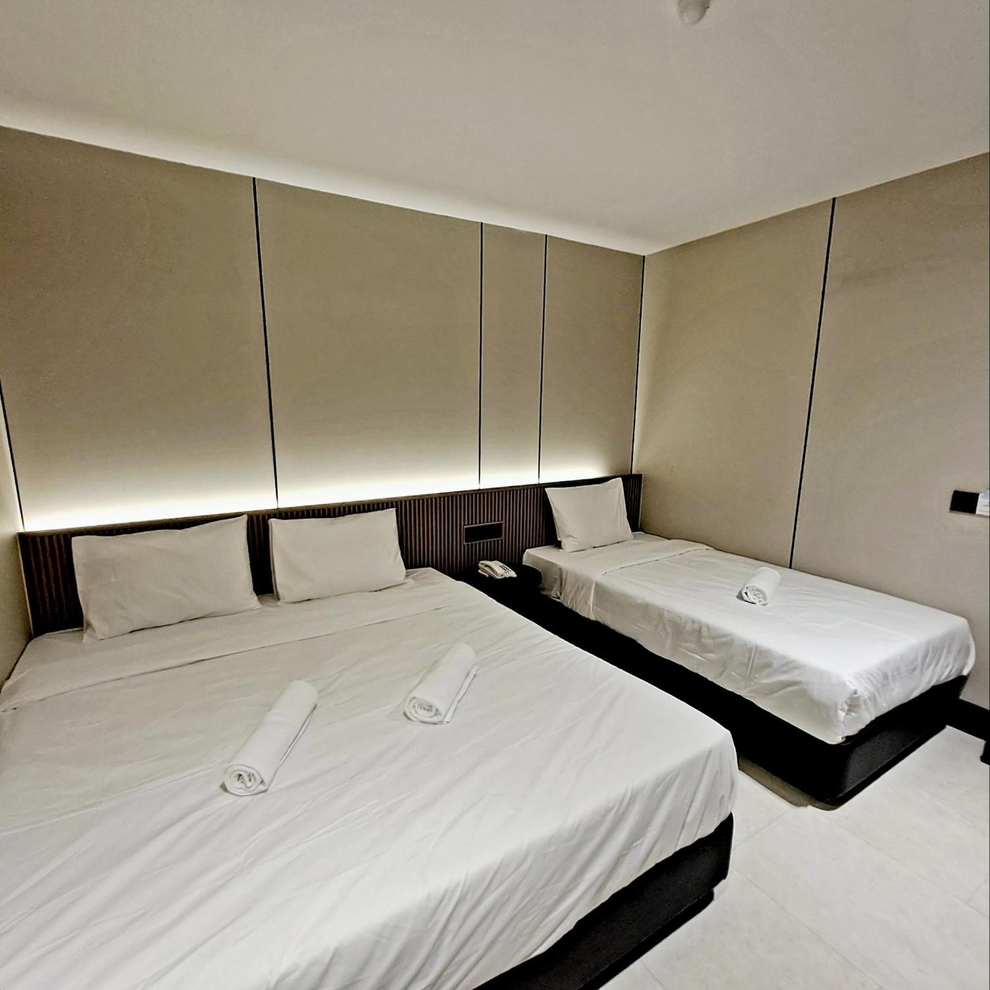 Urban Inn, Salak Tinggi Sepang Exterior foto
